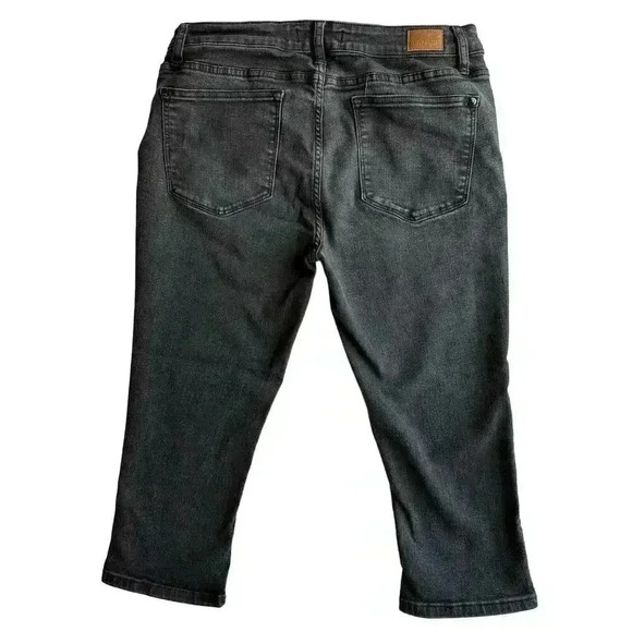 Judy Blue Mid-Rise Capris Women’s Size 13/31 Black - Picture 2 of 9